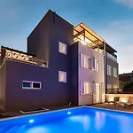 Crowonder Nika - With Heated Swimming Pool, Jacuzzi And Sauna Villa *