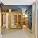 Crowonder Nika - With Heated Swimming Pool, Jacuzzi And Sauna