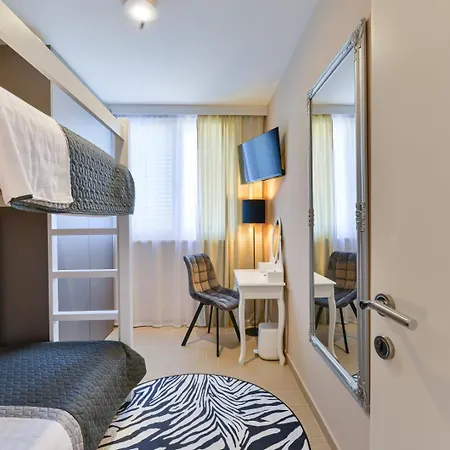 Crowonder Nika - With Heated Swimming Pool, Jacuzzi And Sauna * Zara