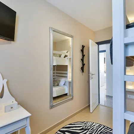 Crowonder Nika - With Heated Swimming Pool, Jacuzzi And Sauna * Zara