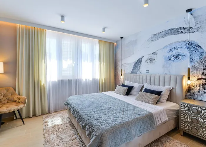 Crowonder Nika - With Heated Swimming Pool, Jacuzzi And Sauna