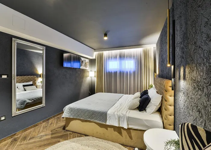 Crowonder Nika - With Heated Swimming Pool, Jacuzzi And Sauna Villa