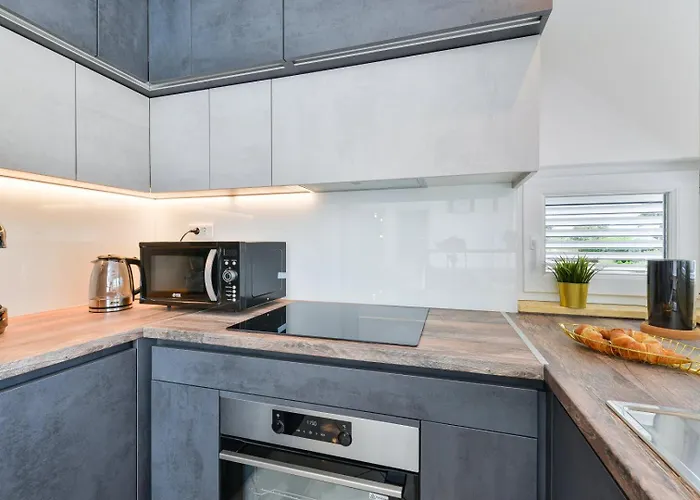 Crowonder Nika - With Heated Swimming Pool, Jacuzzi And Sauna Villa *