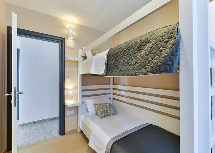Crowonder Nika - With Heated Swimming Pool, Jacuzzi And Sauna Villa *