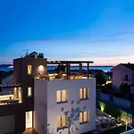 Βίλα Crowonder Nika - With Heated Swimming Pool, Jacuzzi And Sauna