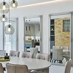 Crowonder Nika - With Heated Swimming Pool, Jacuzzi And Sauna Ζαντάρ