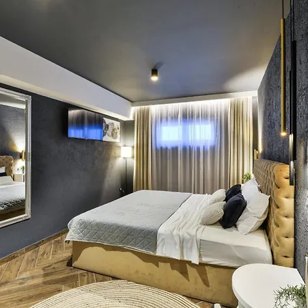 Crowonder Nika - With Heated Swimming Pool, Jacuzzi And Sauna Willa