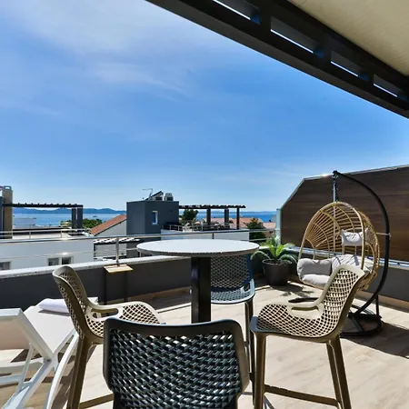 Crowonder Nika - With Heated Swimming Pool, Jacuzzi And Sauna Willa
