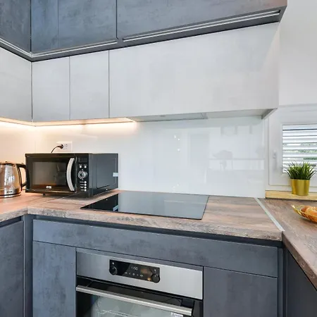 Crowonder Nika - With Heated Swimming Pool, Jacuzzi And Sauna Vila *