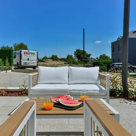 Crowonder Nika - With Heated Swimming Pool, Jacuzzi And Sauna Vila *