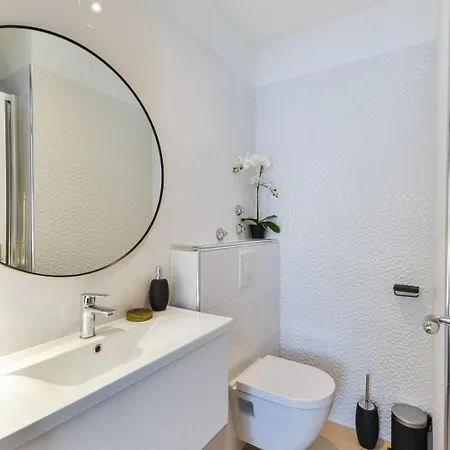 Crowonder Nika - With Heated Swimming Pool, Jacuzzi And Sauna Vila