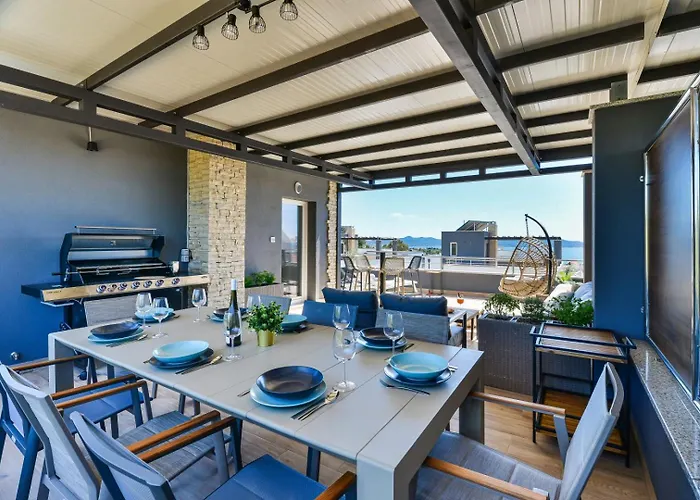 Crowonder Nika - With Heated Swimming Pool, Jacuzzi And Sauna Zadar