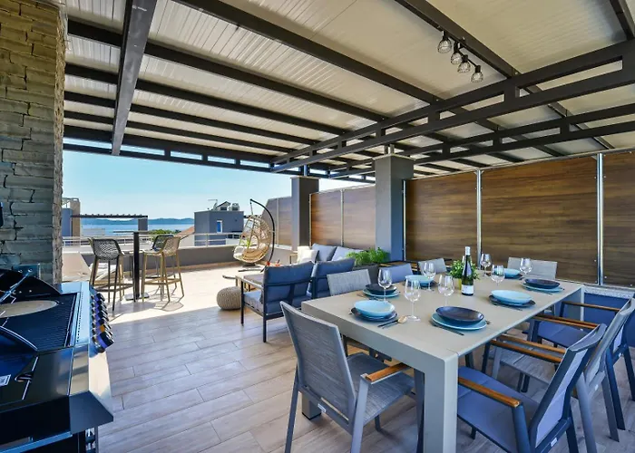 Villa Crowonder Nika - With Heated Swimming Pool, Jacuzzi And Sauna *
